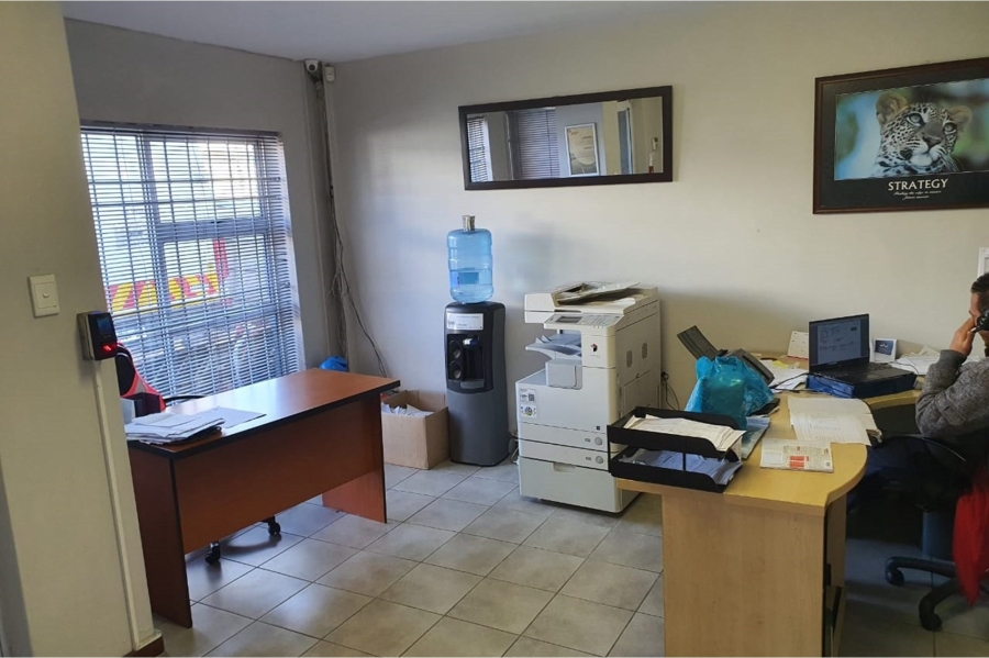 To Let commercial Property for Rent in Walmer Eastern Cape